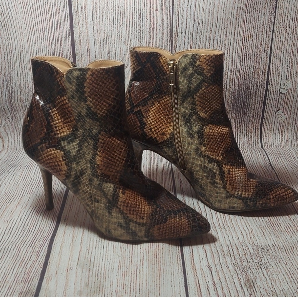 Snake skin point toe bootie pump